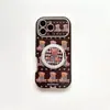 Suporte rotativo de janela grande com borda prateada retrô, com padrão xadrez e design de ursinho de pelúcia gravata borboleta, adequado para capa de celular Apple 18 Pro Max