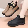 Sapatos de Algodão Aveludado de Inverno 2025, Confortáveis e Impermeáveis, Sapatos Quentes para Mãe, Sapatos de Tecido Old Beijing, Botas Antiderrapantes