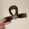 Pinza para el pelo con estampado de leopardo y flor de alta calidad, simple y única, versátil y elegante, adecuada para recogidos de mujer, Pinza de tiburón