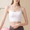 Sujetador deportivo de tirantes finos con almohadillas fijas en el pecho, diseño de espalda cruzada, camiseta sin mangas para yoga, adecuada para usar como prenda exterior durante actividades de fitness, con almohadillas en el pecho