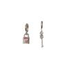 Pendientes asimétricos de lujo ligeros y de alta gama con un toque distintivo para mujer, elegantes y modernos, accesorios para las orejas que combinan con todo.