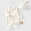 Conjunto de Dos Piezas de Mameluco y Gorro de Mariposa de Algodón Puro para Bebé de Primavera y Otoño 0-3 Meses Gorro Suave para Bebé Recién Nacido con Protección para la Cabeza