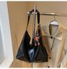 Bolsa Tote Grande de Ombro Único para Axila Estilo Preguiçoso Coreano para Mulheres Verão 2026 Nova Bolsinha de Ombro Retrô Nicho para o Dia a Dia
