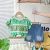 Conjunto de Verão para Meninos Gola Redonda Manga Curta 2025 Kidsren's Rasgado Tie-Dye Listrado Conjunto de Duas Peças Jeans Kidsren's
