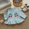 Otoño 2026 Nuevo Estilo Suéter Redondo Tejido a Mano para Bebé Niña Cárdigan Tejido Dulce Cereza Top para Niñas Bebés Primavera y Otoño