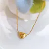 Colar Coração Pequeno e Requintado em Aço Titânio com Ouro 18K para Mulheres, Design Elegante, Corrente Clavícula em Metal Não Desbota, Luxo Leve