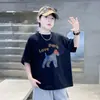 2026 Verano Nuevo Estilo Camiseta Infantil Estilo Moda Americana Estampado de Cachorro Manga Corta Casual para Niños Cuello Redondo Cómoda