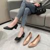 2025 Nuevo Estilo Otoño Punta Puntiaguda Boca Baja Tacón Grueso Para Usar Afuera Versátil Elegante Moda de Una Pierna Zapatos de Tacón Alto