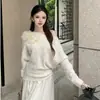 Outono e inverno estilo coreano casual folgado ombro a ombro manga longa malha top vintage retrô com broche suéter para mulheres