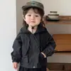 Chamarra con capucha funcional a prueba de viento estilo coreano para bebés y niños pequeños, rompevientos bicolor para niños de primavera y otoño, pantalones casuales de pierna ancha, ropa para niños
