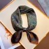 Lenço de Seda Estampado Vintage Castanha Versátil Elegante Lenço Quadrado Pequeno Feminino Lenço Decorativo Gravata de Cabelo Amarrar Bolsa Lenço de Seda Xale
