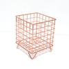 Cesta de armazenamento quadrada de quatro patas de ferro de estilo nórdico Cesta de armazenamento de mesa de metal Cesta de armazenamento de acabamento Rack de cosméticos