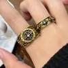 Novo Anel de Cruz Dourado Antigo para Mulheres, Design de Nicho de Alta Qualidade, Versátil, Luxo Leve, Anel Aberto Ajustável para Mulheres