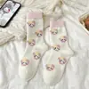 Meias de Chão Grossas Quentes para Outono e Inverno Meias Peludas Fofas para Dormir de Menina Meias de Desenho Meias Rosa de Cano Médio para Mulheres