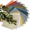 Papel Embosado de Pulpa de Madera Completa Hecho a Máquina Colorido Cartón Hecho a Mano Empaque de Regalo Caja de Regalo Etiqueta de Ropa Cartón