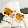 Gafas de sol de moda estilo europeo y americano con montura grande y cadena para mujer, hacen que la cara parezca más pequeña, de alta gama, elegantes, perfectas para sesiones de fotos callejeras y looks a la moda.