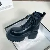 6228-21 Botas de Cano Curto Aumentadoras de Altura Femininas 2026 Nova Coleção Primavera/Outono Emagrecedoras Sola Grossa Estilo Britânico Cadarço Botas Martin
