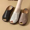 Zapatillas versátiles para mujer para exteriores 2026 nuevas sandalias planas de verano antideslizantes de suela suave para madres de mediana edad