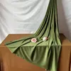 Casa de Chá Estilo Chinês com Texto em Pintura a Tinta, Cortinas de Gaze Poéticas, Preparo do Chá no Fogão, Linda Decoração de Tecido de Fundo Verde, Cortinas Penduradas, Tecido Pendurado no Teto