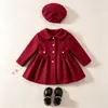 Casaco de Natal para meninas, estilo europeu e americano, com gola, comprimento médio, inclui boina, conjunto de duas peças, estiloso e moderno, em estoque