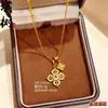 Loja de Ouro Mesmo Estilo Banhado a Ouro Gelo Triturado Trevo de Quatro Folhas Cabacinha Colar para Mulheres, Versátil e Elegante, Borboleta em Forma de Coração Corrente de Clavícula Joia