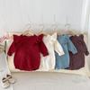 Suéter de punto para bebé con mangas tejidas, nuevo de Otoño e Invierno 2024 coreano, mono lindo de encaje para niña de bebé