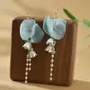 Brincos de Flores de Rede Pérola Retro Franceses Super Fada Nicho Elegante Versátil Bola de Cabelo Design Criativo Brincos para Mulheres