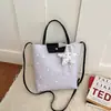 Otoño 2026 Nuevo Estilo Ins Bolso Versátil de Estrella Bolso de Compras de Moda de Gran Capacidad Bolsos para Mujer de Nicho al por Mayor