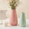 Jarrón Cerámico de Rayas Verticales Sencillo Estilo ins Adorno para Arreglo Floral de Sala de Estar Escritorio Nórdico de Lujo Ligero Jarrón Decorativo para Flores Secas