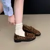 Mocassins femininos estilo britânico com sola grossa, nova coleção primavera/outono 2026, perfeitos com vestidos, cor preta, sapatilhas de bico profundo estilo coreano