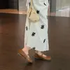 Não cansa os pés! Aumento interno invisível de 2 cm de altura, Mary Jane com fivela estilo francês, sapatos femininos novos da moda de verão, baixos