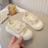 Novos Tênis de Lona para Meninas Primavera 2026 1-36 Anos Sapatos para Caminhar de Bebê Antiderrapante Respirável Tênis Esportivo Casual para Bebê