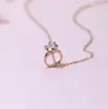 Chegada Nova18k Banhado a Ouro Rosa Colar de Coroa para Mulheres, Pequeno Anel com Pingente de Diamante Hexagonal, Simples e Versátil