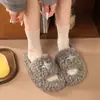Pantuflas de felpa de moda para mujer, de celebridad de internet, se pueden usar afuera, antideslizantes, suela suave, cómodas, fáciles de poner sin cordones, para el hogar y interiores, pantuflas peludas