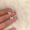 Aretes de perlas con aguja 925 para mujer, colgantes en la parte trasera, estilo ins, nuevo estilo caliente, modernos, lisos, circulares, nicho, aros para la oreja, venta al por mayor