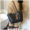 Bolso Tejido para Mujer 2025 Otoño Nuevo de Moda Estilo Coreano Bolso Tote Simple Gran Capacidad para Hombro Bolso de Cubo para Viajes