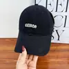 Gorra de Béisbol Suave con Bordado de Letras Estilo Coreano para Mujer, Nueva Gorra Casual Versátil de Primavera/Verano que Hace que la Cara Parezca Más Pequeña, Unisex