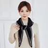 Bufanda Triangular de Punto 100% Cachemira Nueva Otoño e Invierno 2025 Bufanda de Moda para Mujer con Combinación de Colores Bufanda Cálida para el Cuello