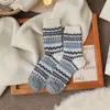 Meias Fair Isle Retrô Lã Femininas Outono e Inverno Estilo Étnico Artístico Meia-Calça Cano Médio Meias Longas de Inverno Espessadas