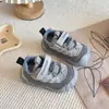 2026 Novos Sapatos para Bebês Primavera e Outono Sola Macia para Bebês Sapatos Antiderrapantes para Recém-Nascidos 0-1-3 Anos Sapatos Esportivos Respiráveis para Crianças
