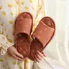 Pantuflas de Tela con Suela de Tela Estilo Japonés para Interior del Hogar Piso Silenciosas Suela Suave Pareja Cuatro Estaciones Domésticas de Algodón para Hombres y Mujeres