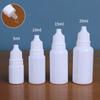 Botella gotero personalizada de fábrica, botella de plástico para gotas oculares, botella dispensadora de gotas líquidas, botella gotero blanca a prueba de luz