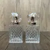 En Stock B124-50Ml Elegante Tapa Dorada Botella Cuadrada Botella de Exhibición de Vidrio para Perfume Botella Vacía con Atomizador Botella Vacía Recargable
