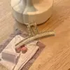 Pinza para el cabello con agarre firme y patrón de acetato de aleación en la parte posterior de la cabeza con agarre de tiburón de talla grande de 13 cm