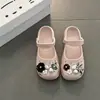 Pantuflas Cerradas Lindas y Exquisitas para Niñas, Decoradas con Flores y Perlas, Sandalias Gruesas Antideslizantes para Exteriores