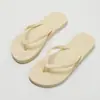 Chanclas 2026 Verano Nueva Llegada Ducha Sandalias de Tira de Dedo Coloridas Zapatillas de Casa para Pareja de Verano