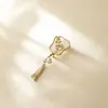 Novo broche estilo antigo de alta qualidade ins para mulheres estilo chinês leque borla pino de terno placket de pressão cheongsam corsage atacado