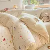Juego de cuatro piezas de terciopelo de leche clase A para invierno, sábana y funda de edredón de terciopelo coral engrosadas, ropa de cama de felpa de Nantong, franela 4