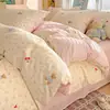 2026 Novo Conjunto de Roupa de Cama de Algodão 100% Quatro Peças Lençol de Cama Totalmente Algodão Capa de Edredom Estilo Fresco Conjunto de Roupa de Cama de Três Peças para Dormitório de Estudante