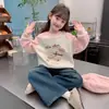 Sudadera para Niñas Estilo Primavera y Otoño 2026 Nueva Elegante Ropa Infantil Moda de Otoño para Bebés Top Deportivo Casual de Moda Tendencia